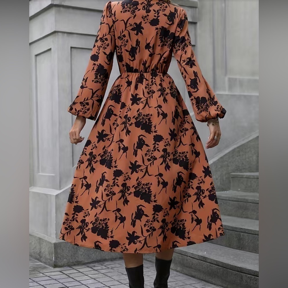 🌵 NWT🌵Floral Print Split V Neck Elegant Long Sleeve Dress  size M/6 - Picture 2 of 7